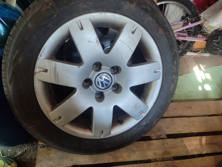 Продавам гуми със джанти за Уаз 235/75 15
