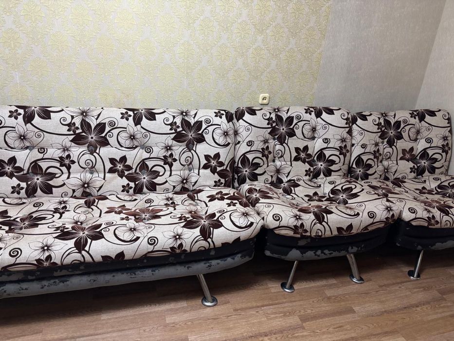 Продам Диван в хорошем состояний