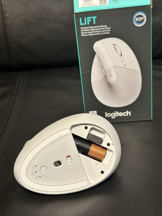 Mouse Logitech Lift Vertical Ergonomic, Offwhite / Pale Grey