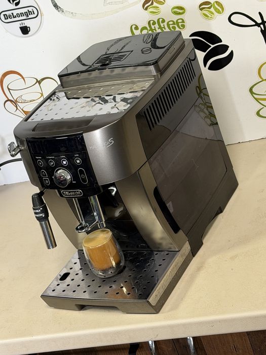 Кафемашина кафе автомат delonghi magnifica smart с гаранция