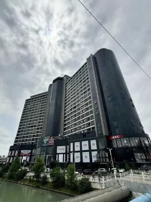 Продаю свою квартиру в .Anhor rezidens" В центре города.