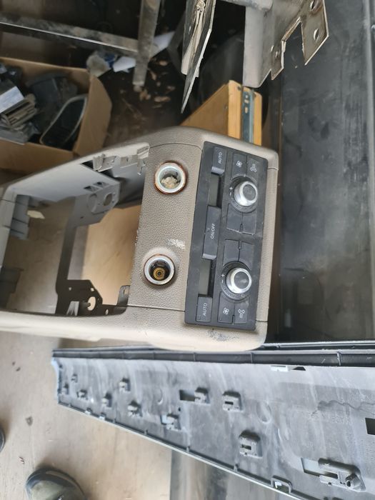 Продам запчасти на audi q7