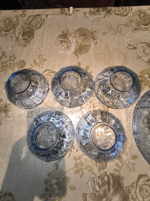 Стъклен сервиз от гравирано стъкло (Нов)