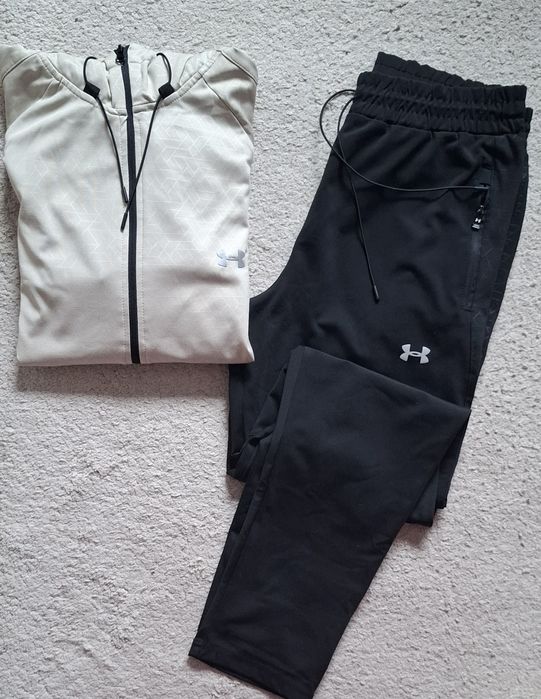 Спортен екип Under Armour – мъжки комплект  анцунг суитчър 

Продавам