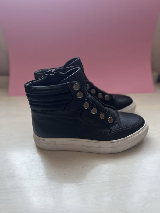 Високи кецове от естествена кожа