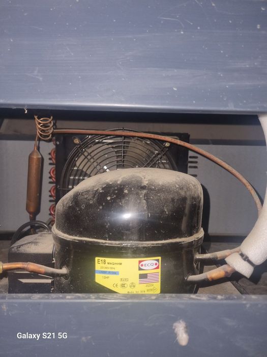 Продаётся витринный холодильник. Holodilnik vitrini Xolodelnik Vitreni