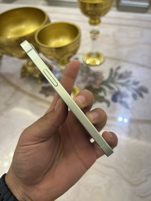 Iphone 12 mini sotiladi
