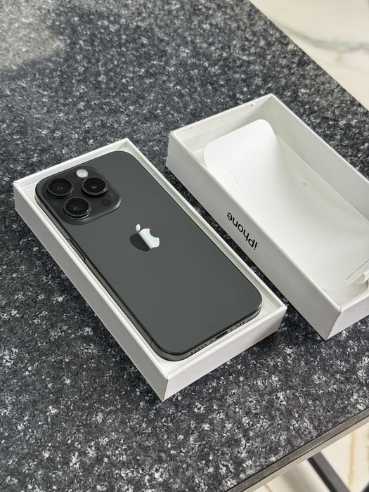 iPhone 15 Pro Black Titanium, 256GB, Отлично състояние