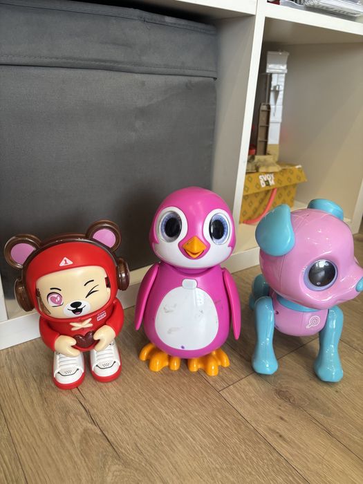 Продам игрушки на фото