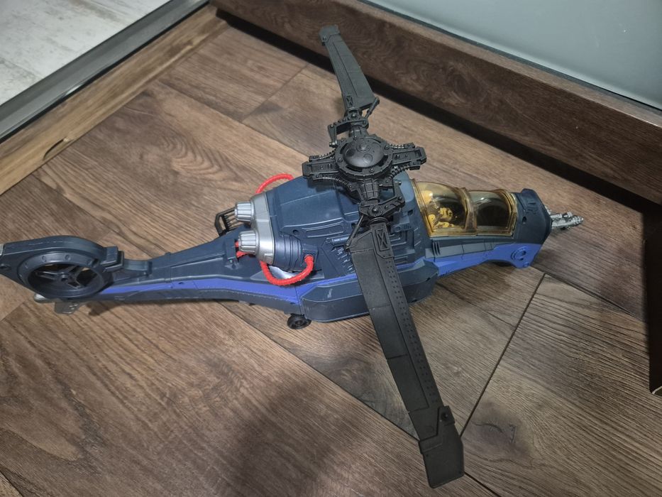 Elicopter si masinuta de tractare