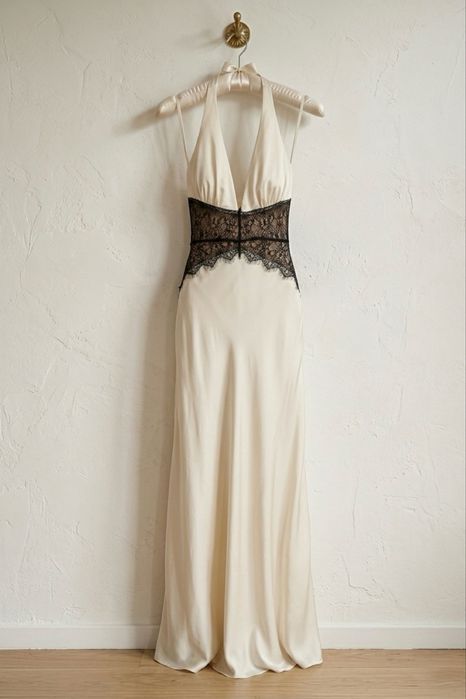 Рокля модел на  Meshki