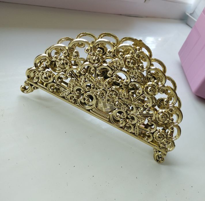 Пластиковые подносы для сервировки