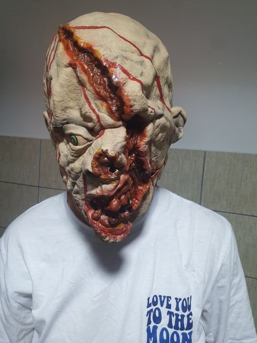 Vand-Măștii pentru Anul Nou!!!