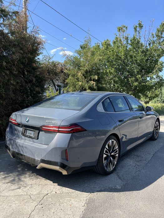Bmw i 5  50 L  2025 йил