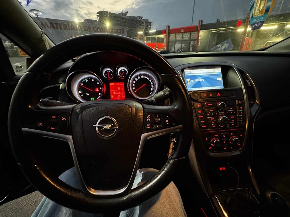 Opel Astra J  1.7 CDTI  2012 preț fix !