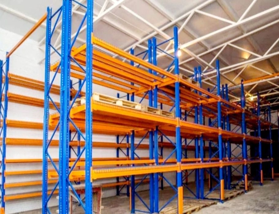 Vindem rafturi industriale