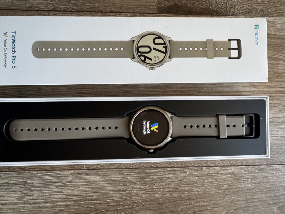 Смарт часовник с Wear Os - Mobvoi TicWatch Pro 5