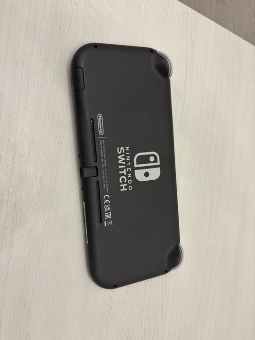 Продам Nintendo Switch Lite