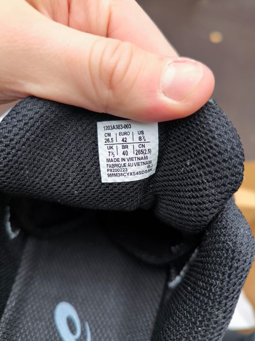 Кроссовки ASICS 42 р-р