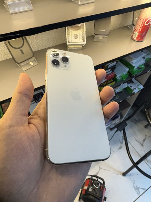 Iphone 11 pro 64Гб.       .