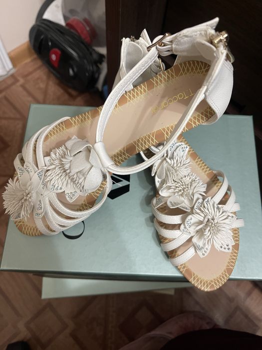 Продаю сандали хорошего качества.