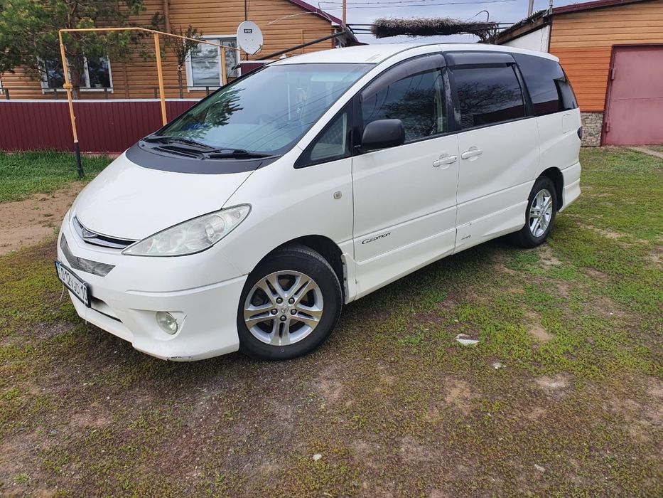 Toyota estima 012