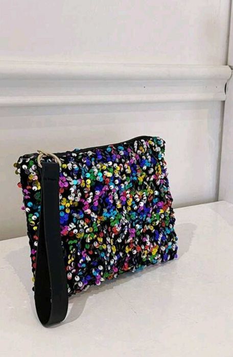 Нова чанта клъч с многоцветни пайети