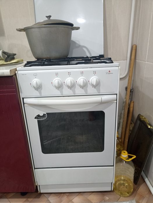 Продам газовую плиту