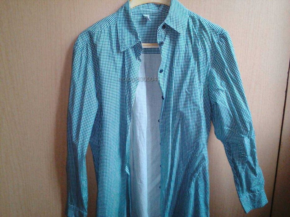 продавам елегантни дамски блузи всяка по 3 лв.