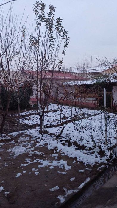 0.60 га ер майдонида 6 хонали уй