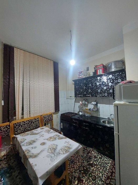 Квартира сотилади 50 м2 барча жихозлари билан 1-этаж