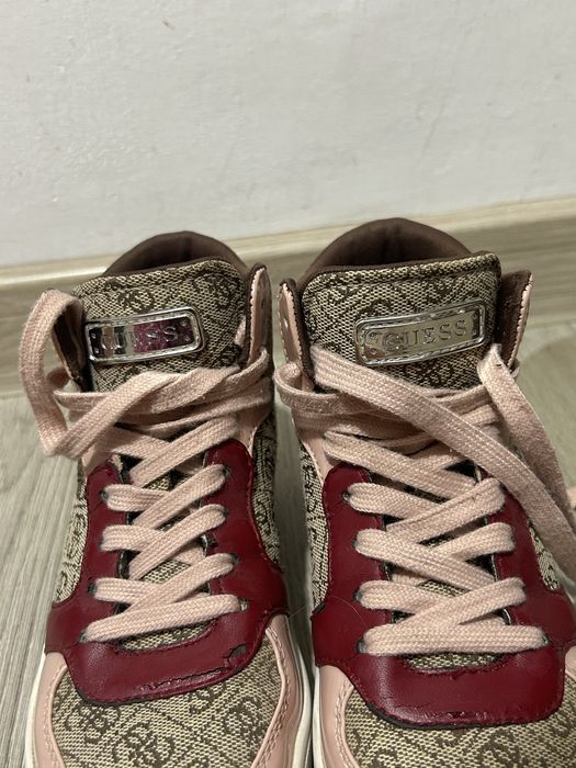 adidasi  Guess