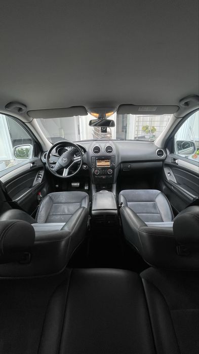 Mercedes-Benz ML 320 CDI V6 – 2009 – 229.000 km