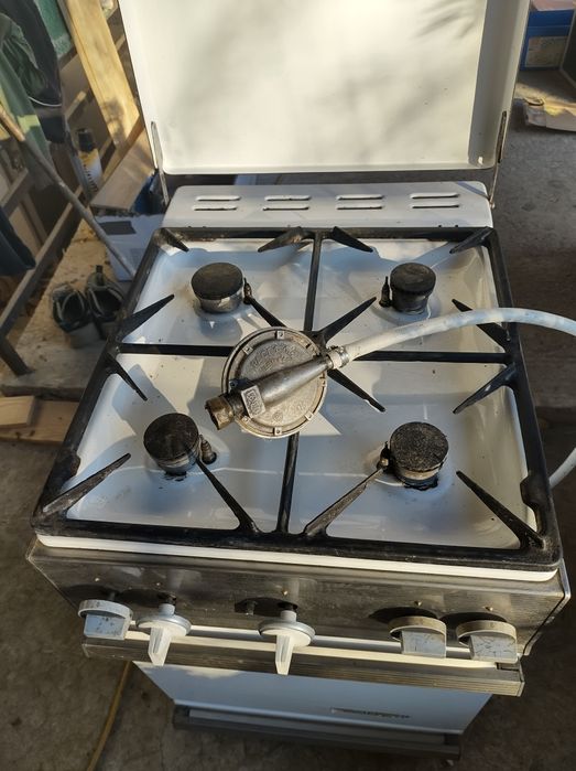 Vand aragaz  folosit pe gaz la conducta