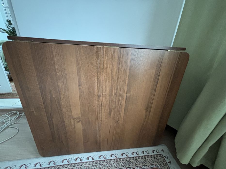 Стол тумба ддя гостей