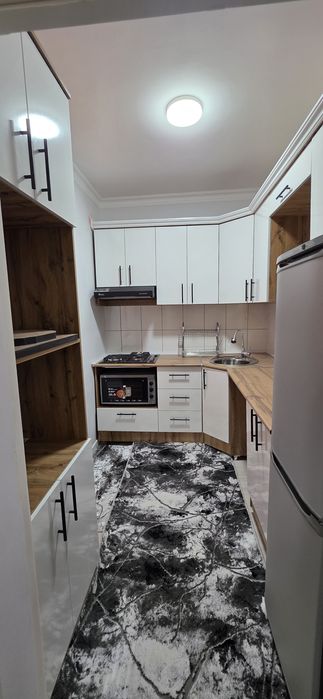 Квартира шахар марказида сотилади. узими уйим