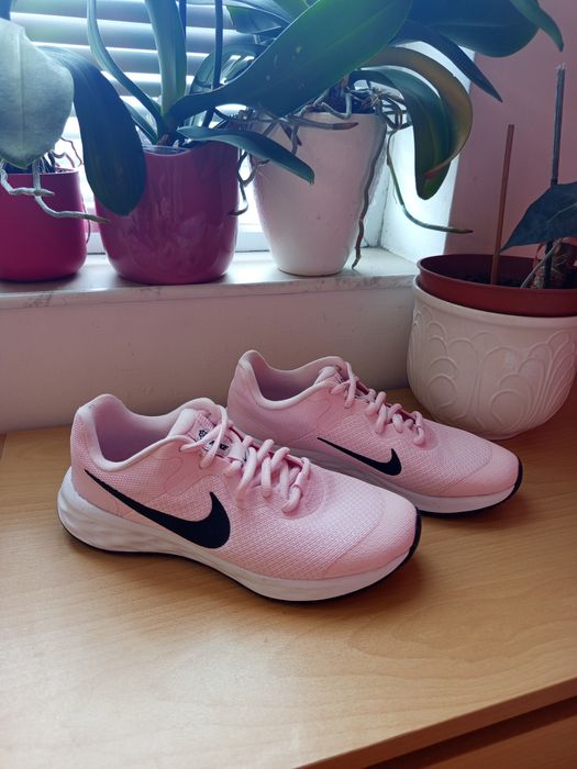 Дамски маратонки Nike