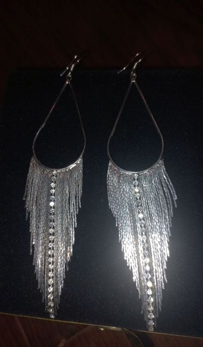 Продам серьги две пары