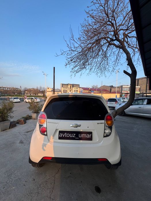 2010 yil spark avtomashinasi