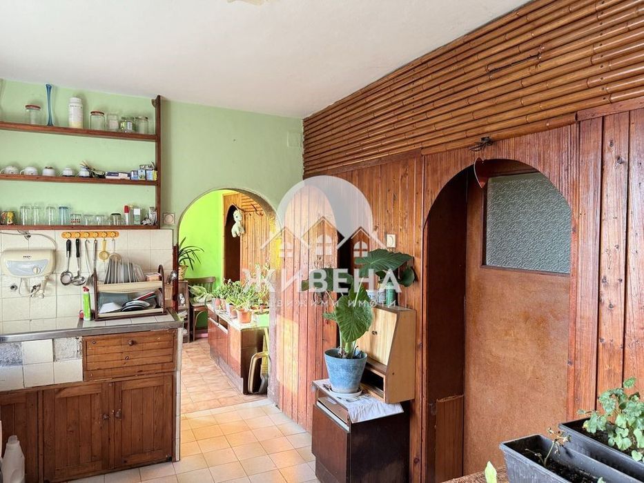 Продавам двуетажна къща в с.Константиново, РЗП: 136 кв.м