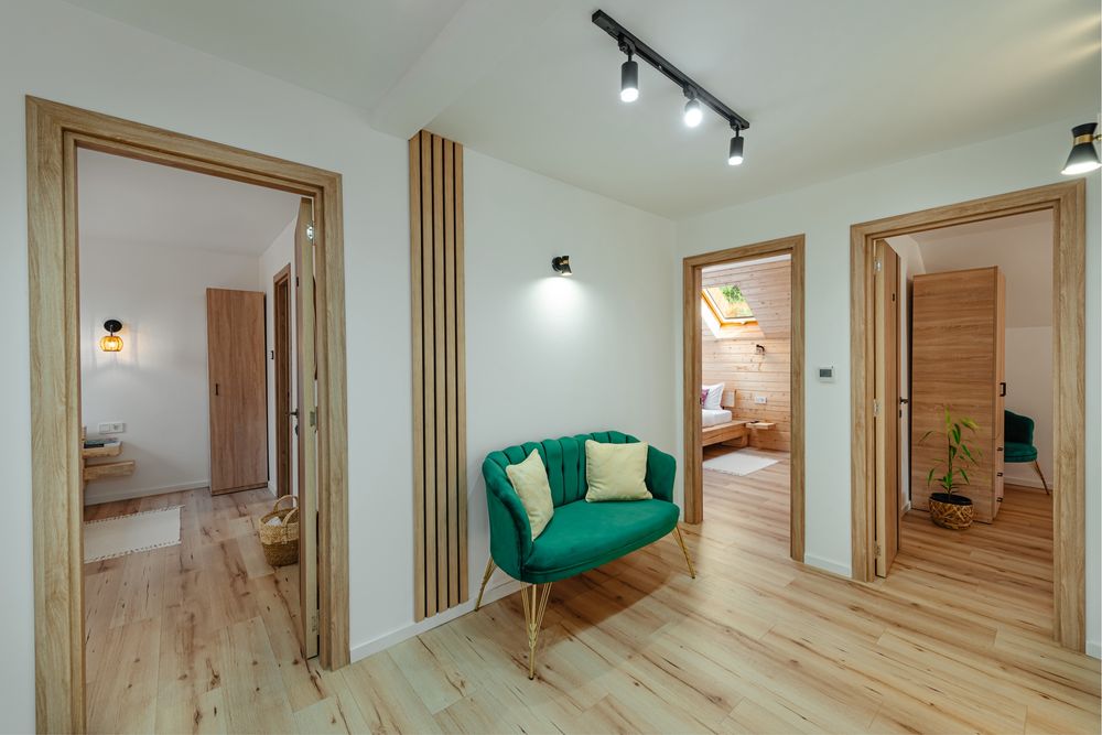 Cazare (CABANA NATURA TOPLIȚA) lângă pârtia de schi 900m de bază