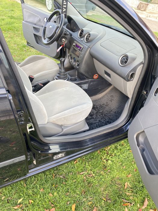 Ford fiesta 1.4 бензин