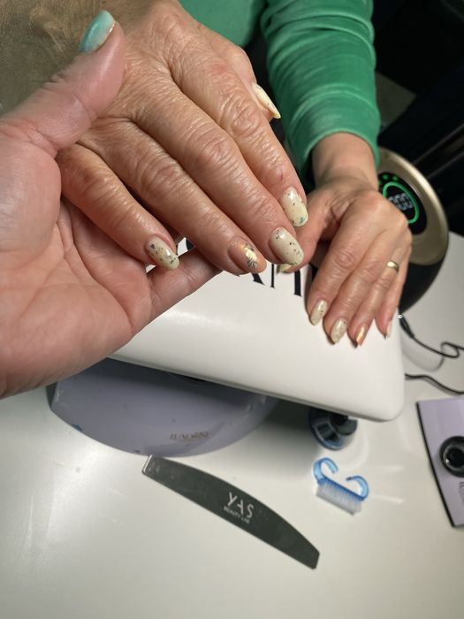 Unghii cu gel  Sânpetru