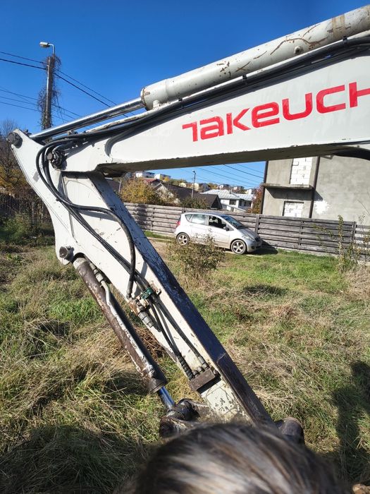 Excavator takeuchi 5 tone