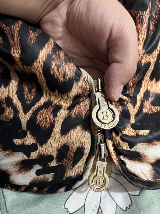 Продам куртку осень весна