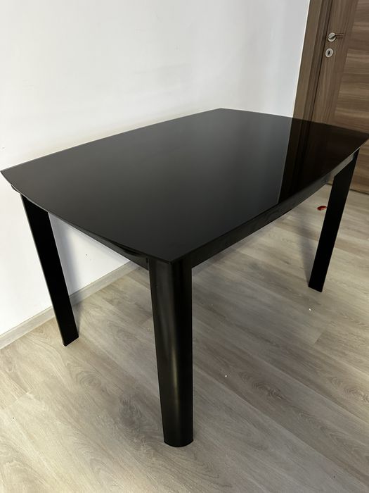 Set masă sticlă extensibilă + 2 scaune – Modernă, elegantă