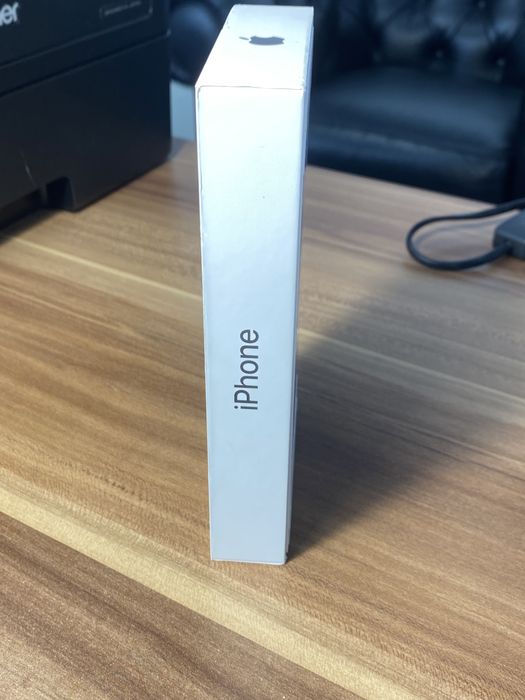 iPhone 16• 128 GB • Black