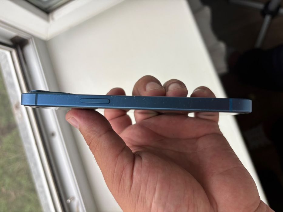 Продам iphone 13