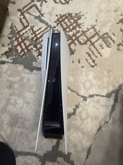 Продаю плейстейшен 5