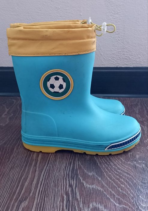 Продам резиновые сапоги. Р-р 33